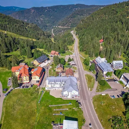 Апартаменты 104 *