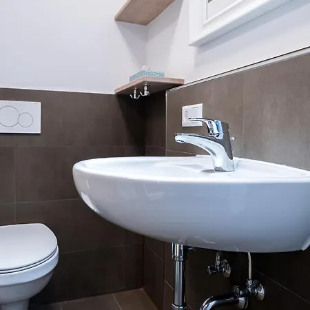 104 Апартаменты *